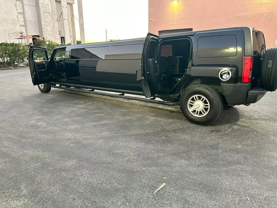 Hummer H2 Stretch Limo